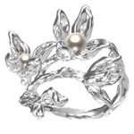 Designad ring med 2 pärlor